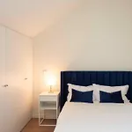 Pardal 2B - Penthouse Apartment In Alcantara - Parking Nearby