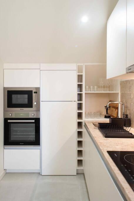 Pardal 2b - Penthouse In Alcantara - Parking Nearby *