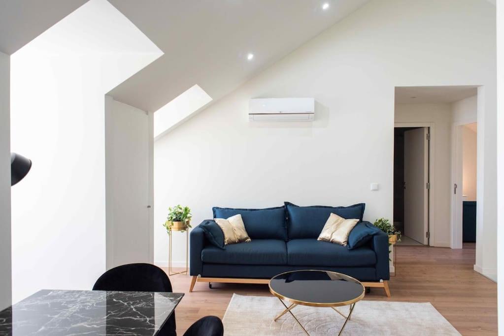 Pardal 2b - Penthouse In Alcantara - Parking Nearby
