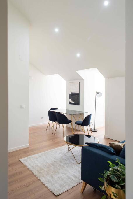 Pardal 2b - Penthouse In Alcantara - Parking Nearby *