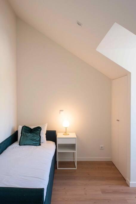 Apartamento Pardal 2b - Penthouse In Alcantara - Parking Nearby