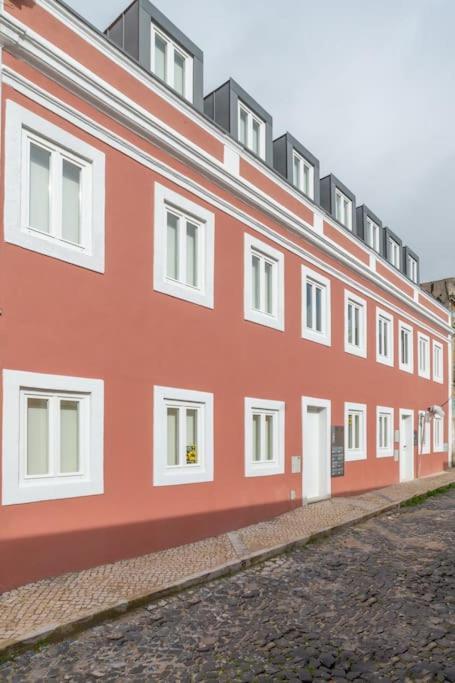 Pardal 2b - Penthouse In Alcantara - Parking Nearby