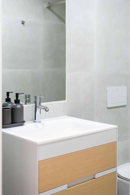 Pardal 2b - Penthouse In Alcantara - Parking Nearby * Lisbon
